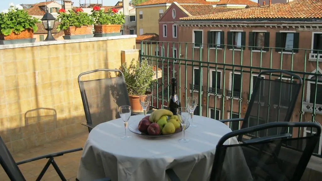 Ca' Delfina Holiday Home Venice