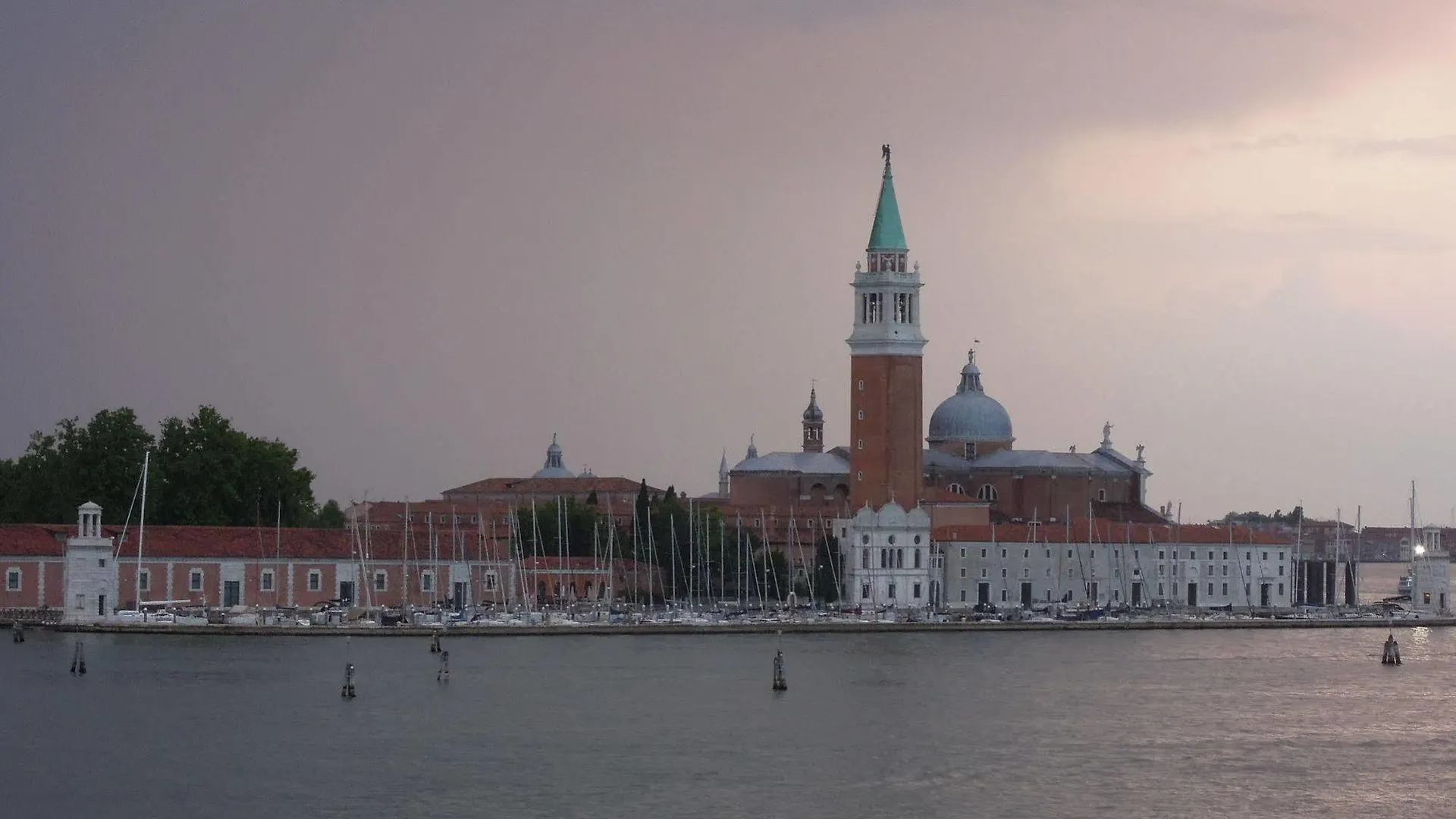 Ca' Delfina Holiday Home Venice 0*,