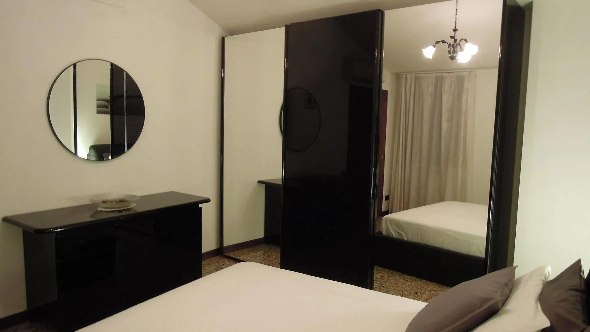 Apartment Ca' Delfina Holiday Home Venice Italy