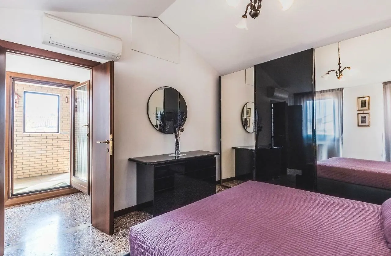 Apartment Ca' Delfina Holiday Home Venice Italy